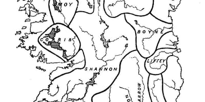 Mappa vuota dell'irlanda, con i fiumi e le montagne